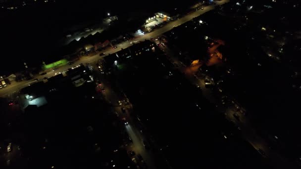 Hermosa Vista Aérea Ciudad Británica Iluminada Carreteras Por Noche Drone — Vídeos de Stock