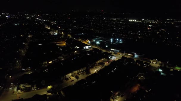 Όμορφη Αεροφωτογραφία Της Φωτισμένης Βρετανικής Πόλης Και Δρόμοι Νύχτα High — Αρχείο Βίντεο