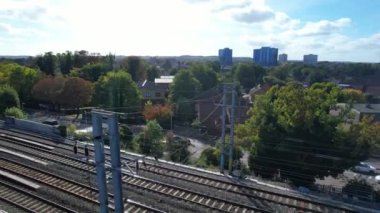 İngiltere 'nin İngiliz Luton Kasabası Havalimanı. Drone 'un Şehir Kamerası 6 Ekim 2022' de çekildi.