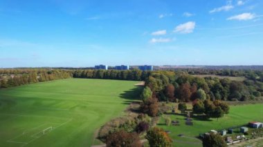 İngiltere 'nin İngiliz Luton Kasabası Havalimanı. Drone 'un Şehir Kamerası 6 Ekim 2022' de çekildi.