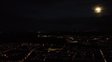 Luton City 'nin Gece Boyunca Hava Görüntüsü, İngiliz Kasabasının Yüksek Açılı Görüntüsü Drone' un Kamerasıyla Görüntülendi
