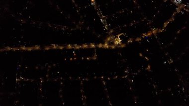 Luton City 'nin Gece Boyunca Hava Görüntüsü, İngiliz Kasabasının Yüksek Açılı Görüntüsü Drone' un Kamerasıyla Görüntülendi