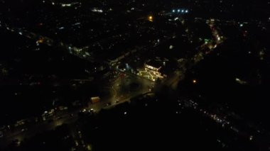 Guy Fawkes Günü olarak da bilinen Şenlik Ateşi Gecesi ve Havai fişek Gecesi 'nde aydınlanan İngiliz şehrinin hava görüntüsü, 5 Kasım' da İngiltere 'de başta olmak üzere her yıl düzenlenen bir anma törenidir.