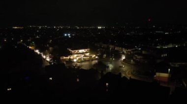 Guy Fawkes Günü olarak da bilinen Şenlik Ateşi Gecesi ve Havai fişek Gecesi 'nde aydınlanan İngiliz şehrinin hava görüntüsü, 5 Kasım' da İngiltere 'de başta olmak üzere her yıl düzenlenen bir anma törenidir.