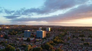 İngiltere 'nin merkezi Luton Şehri. Görüntü 4 Mart 2023 'te İHA' nın Şehir Merkezindeki Şehir Binaları 'nın üzerindeki kamerası ile çekildi. .