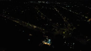 Luton City 'nin Gece Boyunca Hava Görüntüsü, İngiliz Kasabasının Yüksek Açılı Görüntüsü Drone' un Kamerasıyla Görüntülendi