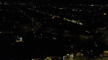 Luton City 'nin Gece Boyunca Hava Görüntüsü, İngiliz Kasabasının Yüksek Açılı Görüntüsü Drone' un Kamerasıyla Görüntülendi