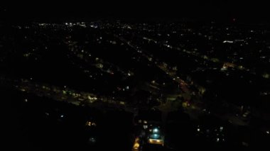Luton City 'nin Gece Boyunca Hava Görüntüsü, İngiliz Kasabasının Yüksek Açılı Görüntüsü Drone' un Kamerasıyla Görüntülendi