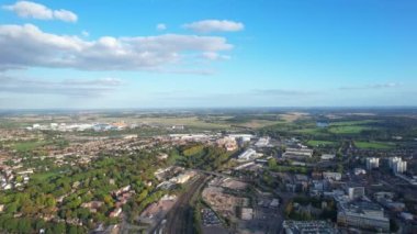 Central Bedford City 'nin en güzel hava görüntüsü. Şehir merkezindeki görüntü İHA 'nın 2 Ekim 2022' de Orta İrtifa 'dan çektiği kamerayla kaydedildi..
