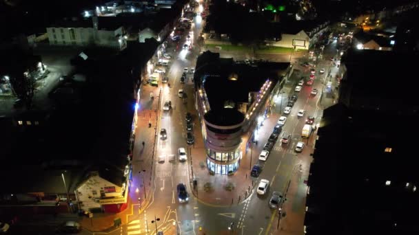 Όμορφη Αεροφωτογραφία Της Φωτισμένης Βρετανικής Πόλης Και Δρόμοι Νύχτα High — Αρχείο Βίντεο