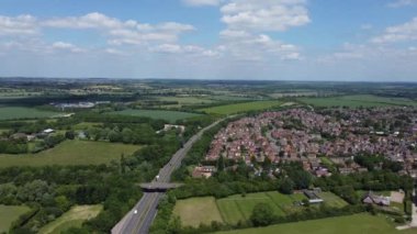 Luton İngiltere yakınlarındaki A6 Bedfordshire 'da İngiliz Köyü Barton Le Clay' in hava görüntüsü