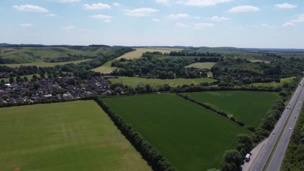英国の田舎の村の空中ビューバートン クレイ Bedfordshireルトン イングランドの近く英国 — ストック動画