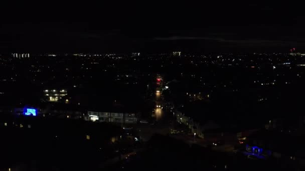 Schöne Luftaufnahme Der Beleuchteten Britischen Stadt Und Straßen Bei Nacht — Stockvideo