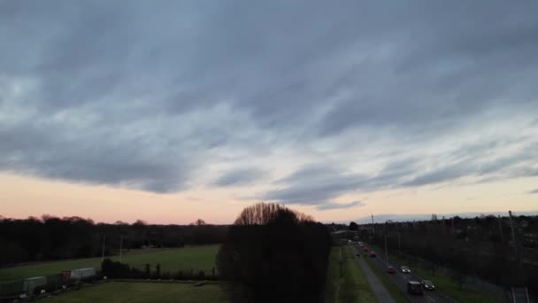 Prachtig Uitzicht Vanuit Lucht Stad Tijdens Zonsondergang Wolken — Stockvideo