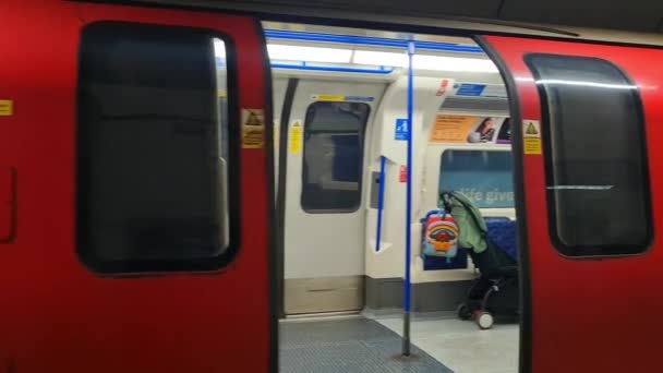 Estación Tren Metro Centro Londres Capital Inglaterra Gran Bretaña Metraje — Vídeo de stock