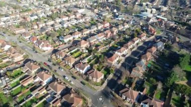 2 Haziran 2023 'ün güneşli bir gününde Bedford City' deki Residential District 'in yüksek açılı görüntüleri. Drone 'un Kamerasıyla Çekildi