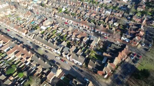 2023年6月2日阳光灿烂的日子 英格兰贝德福德市住宅区的高角度镜头 用Drone的相机拍摄 — 图库视频影像