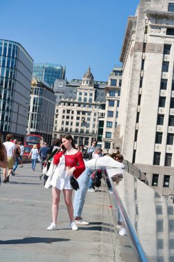 İngiltere 'nin orta Londra kenti Thames nehrinin kıyısında 4-Haziran-2023 tarihleri arasında 