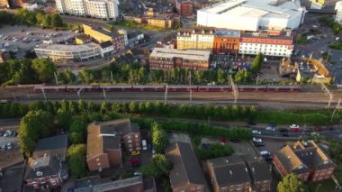 İngiltere 'nin Günbatımında En İyi Hava Görüntüsü, Yavaş Hareket Görüntüsü, Birleşik Krallık Luton Şehir Merkezi