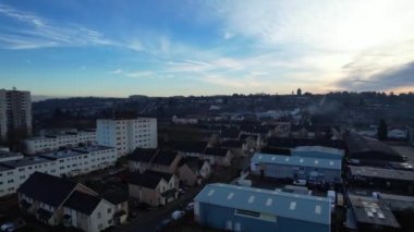 Günbatımında Merkez Luton Şehir ve Binalarının Yüksek Açılı Manzarası, İngiltere 'nin Modern ve Tarihsel Görüş Alanı Güzel Görüntüsü, 23 Ocak 2023' te yakalandı.