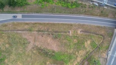 İngiliz Otoyolları 'nın Zirve Zamanı Hızlı Hareket Eden Hava Manzarası. M1 J11 Otoyol Kavşağı. 25 Temmuz 2022 'de yakalandı.