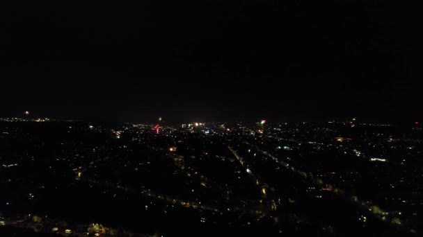 Krásné Letecké Záběry Živých Ohňostrojů Osvětlených Silnic Města Noci — Stock video