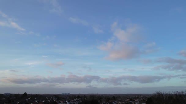 High Angle Luchtfoto Van British City Bewolkte Winderige Dag Boven — Stockvideo