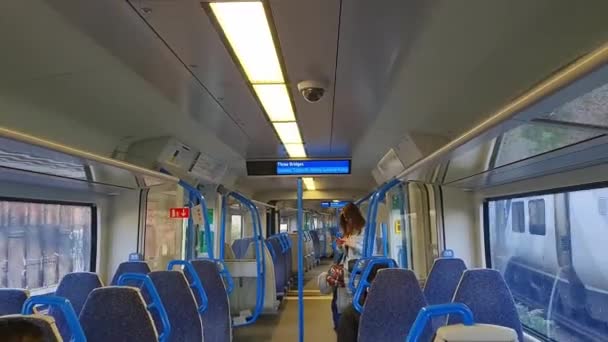 Train Travel London City England Inglês Filmagens Foram Capturadas Junho — Vídeo de Stock