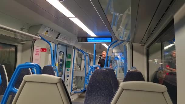 Vonat Utazás London City England Egyesült Királyság Felvétel Készült Június — Stock videók