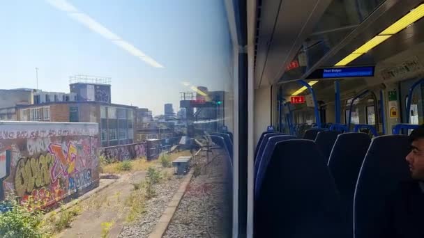 Vue Extérieur Depuis Fenêtre Siège Train Mouvement Voyager Luton Town — Video