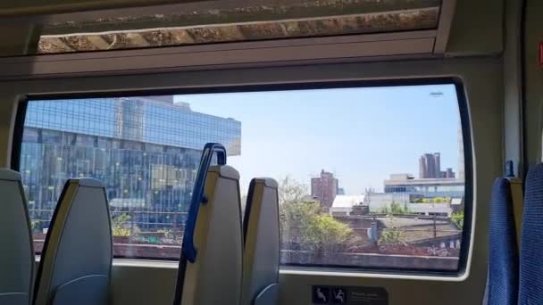 Вид Віконного Сидіння Рухомого Поїзда Подорож Лутон Таун Центрального Лондона — стокове відео