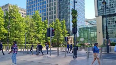 İngiltere 'nin Merkez Londra şehrindeki Canary Wharf Binası. Görüntü İHA 'nın Kamerasıyla 08 Haziran 2023' te Alçak İrtifa 'da çekildi. 