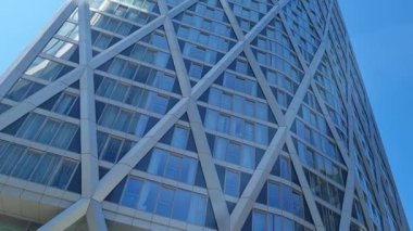 İngiltere 'nin Merkez Londra şehrindeki Canary Wharf Binası. Görüntü İHA 'nın Kamerasıyla 08 Haziran 2023' te Alçak İrtifa 'da çekildi. 