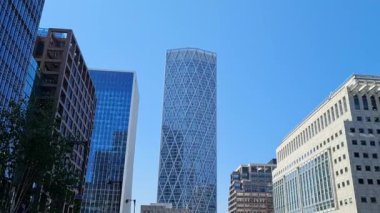 İngiltere 'nin Merkez Londra şehrindeki Canary Wharf Binası. Görüntü İHA 'nın Kamerasıyla 08 Haziran 2023' te Alçak İrtifa 'da çekildi. 