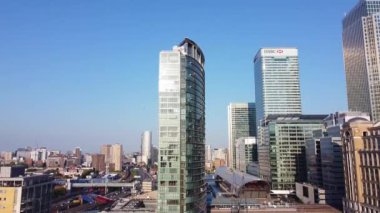 İngiltere 'nin orta Londra şehrindeki Canary Wharf binalarının yüksek açılı görüntüsü. Görüntü, İHA 'nın Düşük İrtifa Kamerası ile 08 Haziran 2023' te Temiz Hava Günü 'nde çekildi..