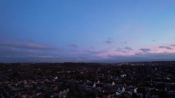 日落后和夜间英国城市美丽的空中景观 — 图库视频影像