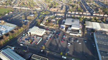 İngiltere 'nin merkez Dunstable kasabasının hava görüntüsü. Görüntüler, İHA 'nın Kamerasıyla 05 Şubat 2023' te Sabah Güneşinin doğuşundan hemen sonra çekildi.