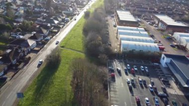 İngiltere 'nin Yolları ve Trafik Luton Kasabası. Bulutlu Gün 'de İngiltere' de yakalandı. Görüntü 18 Ocak 2023 'te çekildi.