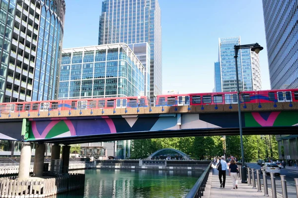 London England Großbritannien Juni 2023 Menschen Der Canary Wharf Zentrum — Stockfoto