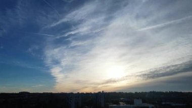 Günbatımında Merkez Luton Şehir ve Binalarının Yüksek Açılı Manzarası, İngiltere 'nin Modern ve Tarihsel Görüş Alanı Güzel Görüntüsü, 23 Ocak 2023' te yakalandı.