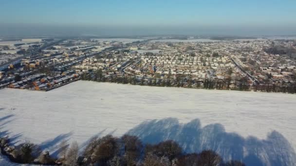 Høj Vinkel Udsigt Snow Dækket North Luton Landskab Cityscape Aerial – Stock-video