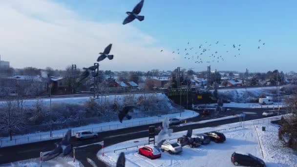 High Angle View Snow Covered North Luton Landscape Cityscape Aerial — Stockvideo