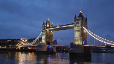 Londra 'nın merkezinde akşam saatlerinde aydınlandı. 18 Haziran 2023' te akşam saatlerinde yakalandı.,