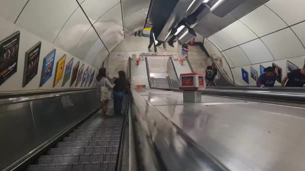 지하철 Footage Train Metro Railway Station Central London Capital City — 비디오