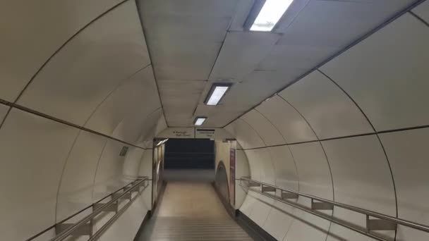 Filmagem Estação Ferroviária Trem Metrô Centro Londres Capital Inglaterra Grã — Vídeo de Stock