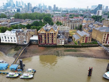 Londra Köprüsü 'ndeki Thames Nehri' nin Yüksek Açı Manzarası İngiltere 'nin Merkez Londra Başkenti Büyük Britanya, 6 Haziran 2023' te yakalanan En Çekici Turist Çekim Merkezi 