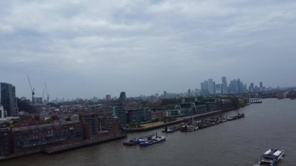 Flygbilder Passagerarfärjan Themsen Centrala London Och Bakom Canary Wharf London — Stockvideo