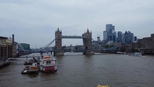 Λονδίνο Ηνωμένο Βασίλειο Ιουνίου 2023 Θέα Του Ποταμού Τάμεση Γέφυρα — Αρχείο Βίντεο