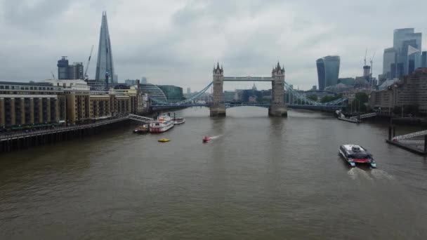 英国伦敦 2023年6月8日 泰晤士河 伦敦桥和伦敦市中心景观 — 图库视频影像