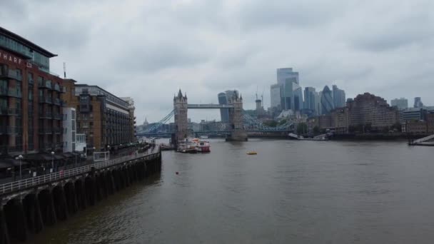 Λονδίνο Ηνωμένο Βασίλειο Ιουνίου 2023 Θέα Του Ποταμού Τάμεση Γέφυρα — Αρχείο Βίντεο